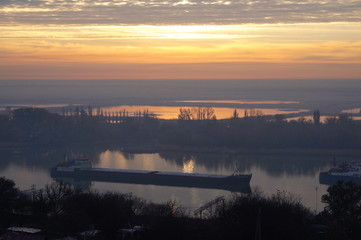 Fototapeta premium sunset over lake