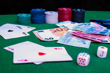 Internet gambling, the new drug that ruins young people and families.