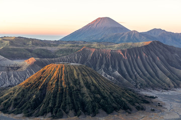 Bromo Volcano Group Is a natural tourist attraction with beautiful scenery Is in Indonesia Considered to be a powerful volcano Which tourists are increasingly popular every year