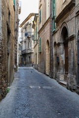 Fototapeta na wymiar Street view of the city of Lanciano in Abruzzo