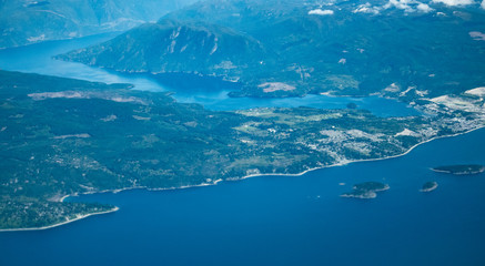 Fototapeta na wymiar Aerial view of Vancouver bay and mountain