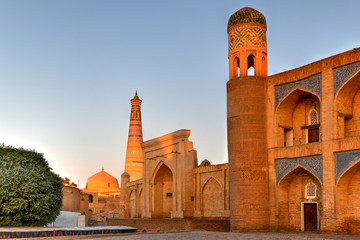 Obraz premium Kutlug-Murad Inaka Madrasa - Khiva, Uzbekistan