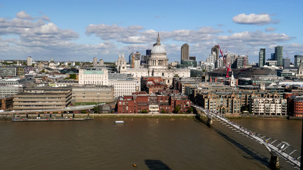 Plakat high view of st pauls and the thames from the tate in london