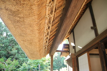 古民家のわらぶき屋根