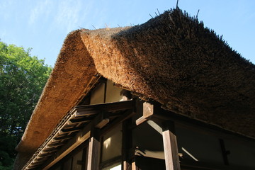古民家のわらぶき屋根
