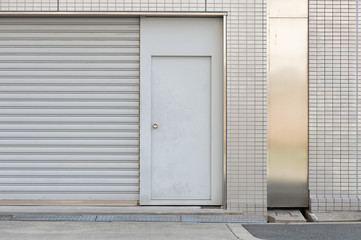 Fototapeta premium sidewalk by street wall & door