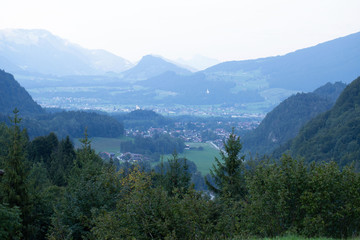 Fototapeta na wymiar Landschaft im Nebel Tirol