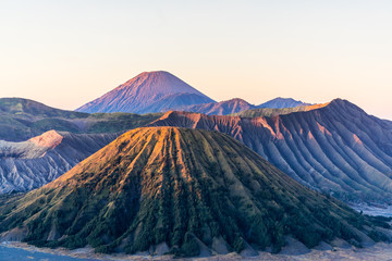 Fototapeta premium Bromo Volcano Group Indonesia is amazingly beautiful. And there is a miracle Worth a visit to admire this strange geographic beauty