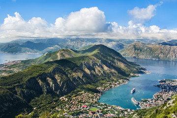 fiord w Czarnogórze, piękny widok na Kotor, góry i morze Adriatyckie - obrazy, fototapety, plakaty