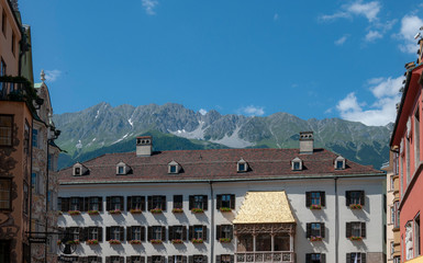 Fototapeta na wymiar Buildings in Innsbruck