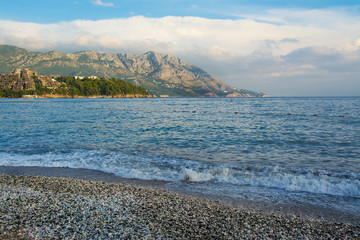 morze Adriatyckie, plaża i góry, Czarnogóra