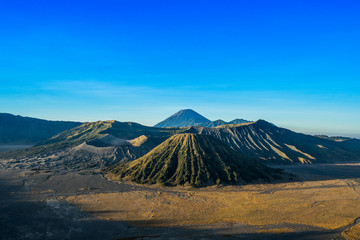 Bromo Volcano Group Indonesia is amazingly beautiful. And there is a miracle Worth a visit to admire this strange geographic beauty