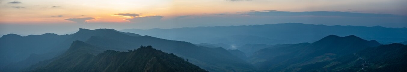 Fototapeta na wymiar phu chee dow mountain (phu chee dao/phu chi dao) , Beautiful landscape sunrise mountain in Chiang rai , Northern of Thailand.