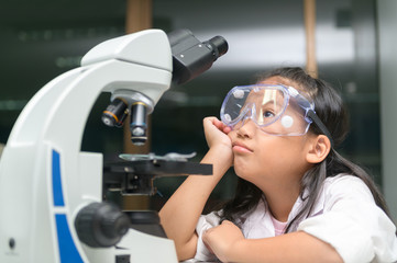 Little Scientist is thinking about science experiments