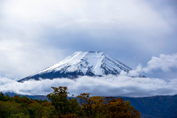 Obraz premium 雨上がりの富士山