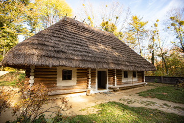 Fototapeta na wymiar Ancient village house in Museum of Folk Architecture and Rural Life in Lviv (Shevchenkivsky Gai )