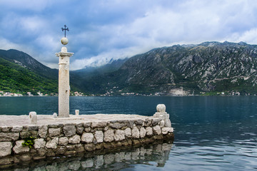 Wyspa Matki Boskiej na Skale, zatoka Kotorska, Perast, Czarnogóra © VinyLove Foto