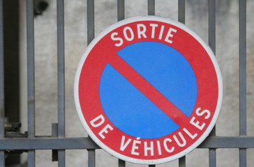 panneau interdit stationner