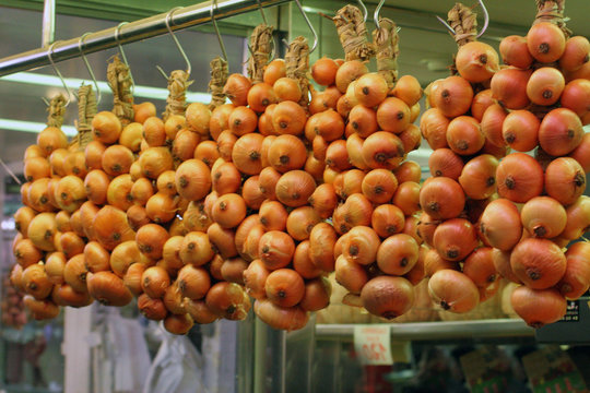 oignons dans un march&eacute;