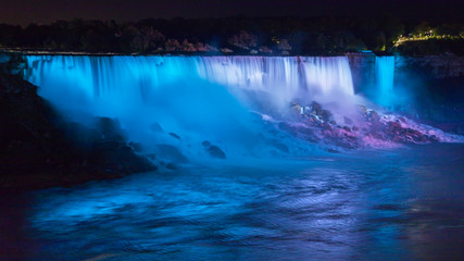 ナイアガラの滝、ライトアップ