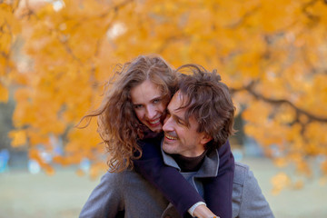 Fototapeta premium Couple in autumn park