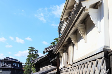 土蔵のある日本の古い町並み