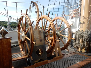 Les 3 barres d'un navire pendant l'armada de Rouen. © Anthony