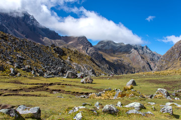 Fototapeta na wymiar Panoramic view of the Andes. Ascent to the foot of Mount Salkantay (Peru)