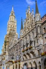 Obraz premium ミュンヘン新市庁-New Town Hall on Marienplatz square