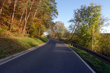Fototapeta premium Albacher Straße z Reichmannsdorf do Mühlhausen