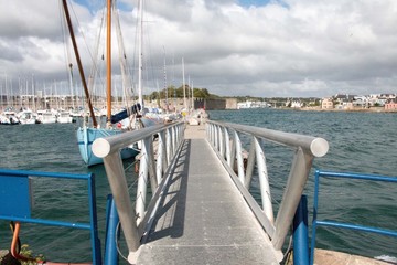Ponton port de Concarneau Bretagne France