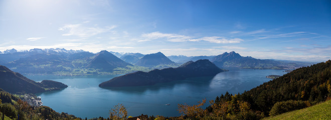 Panorama des Vierwaldstättersee in der Schweiz