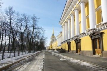 Fototapeta na wymiar Admiralty building in Saint Petersburg in winter, Russia