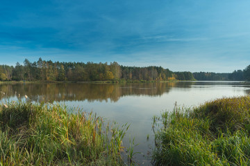 Jesień nad wodą. © boguslavus