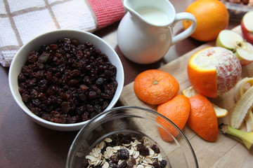 Preparation of traditional Bircher Muesli with fresh fruits