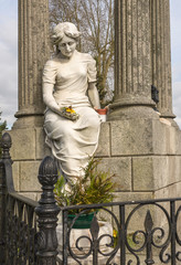 statue  in cemetery