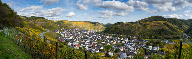 Indian summer on the red wine trail in the Ahr valley
