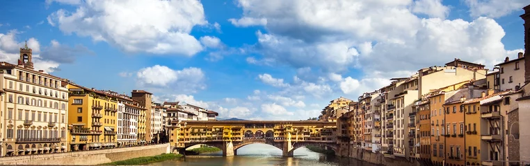 Gartenposter View of the Ponte Vecchio in Florence Tuscany Italy © Siegfried Schnepf