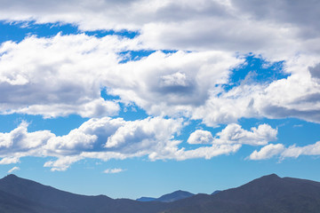 Obraz premium beautiful scenery mountain range blue sky and cloudy in nature 