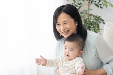 育児　孫　おばあちゃん