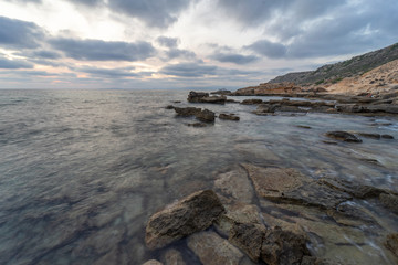 Cala del Delta de Mallorca en Islas Baleares y mar Mediterráneo, España