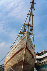 Fototapeta na wymiar Pinisi ships at Sunda Kelapa, jakarta