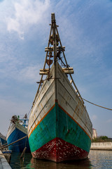Fototapeta na wymiar Pinisi ships at Sunda Kelapa, jakarta