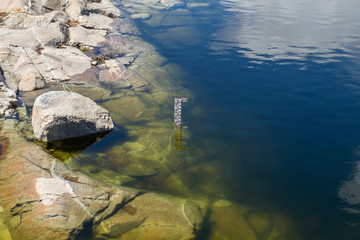 Water level marker in a reservoir