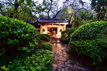 pavilion in japanese garden