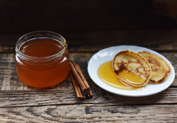 pancakes with honey cinnamon Cassia