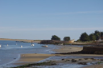 Cimetière de bateaux à Etel