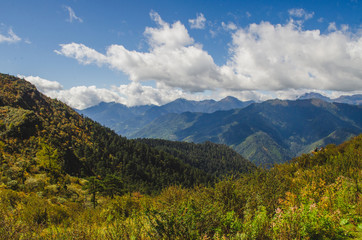 Obraz premium The picturesque view of the Himalayan range from the cliff of Chele la pass in Bhutan