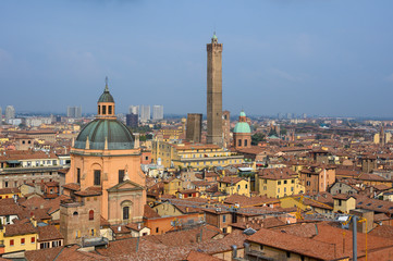 Fototapeta na wymiar Bologne, vue panoramique générale