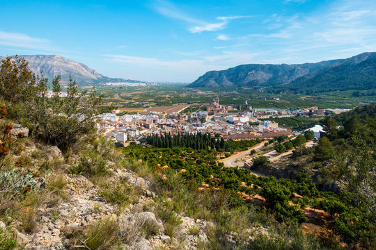 Simat de la Valldigna desde las monta&ntilde;as